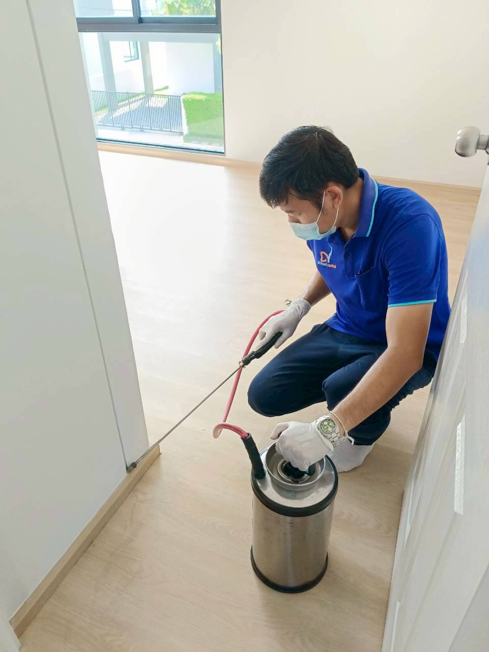 ฉีดป้องกันและกำจัดปลวกภายในบ้าน